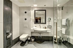Bath room Deluxe double room