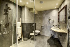 Bath room Deluxe double room