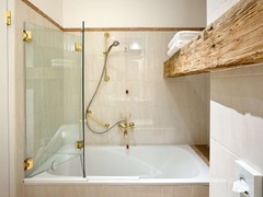 Suite Bathroom