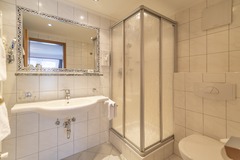 Hotel Garni Helvetia in 6561 Ischgl - Badezimmer