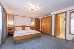 Hotel Garni Helvetia in 6561 Ischgl - Doppelzimmer