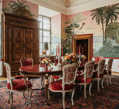 Der Rote Salon im Hotel Schloss Leopoldskron in Salzburg