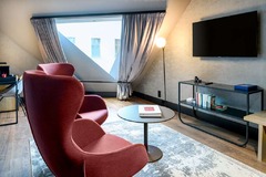Suite living room