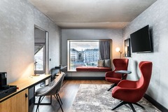 Suite living room