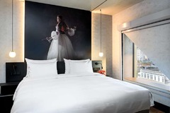 Suite bedroom