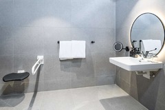 Superior Room accessible bathroom
