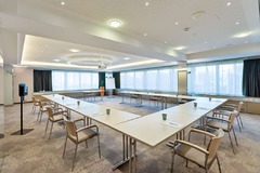 Meeting room Steyr U-shape set-up