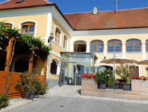 Arkadenhof Mandl-Brunner