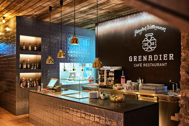 Grenadier Cafe-Restaurant