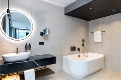 Suite Bath