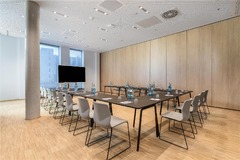 Anna / Franz Meeting Room
