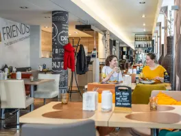 FAMILY AND FRIENDS   THE SNUGGLY in 1020 Vienna: