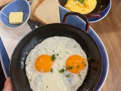 Café Bistro Bar Munterbunt