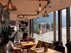 Café Bistro Bar Munterbunt