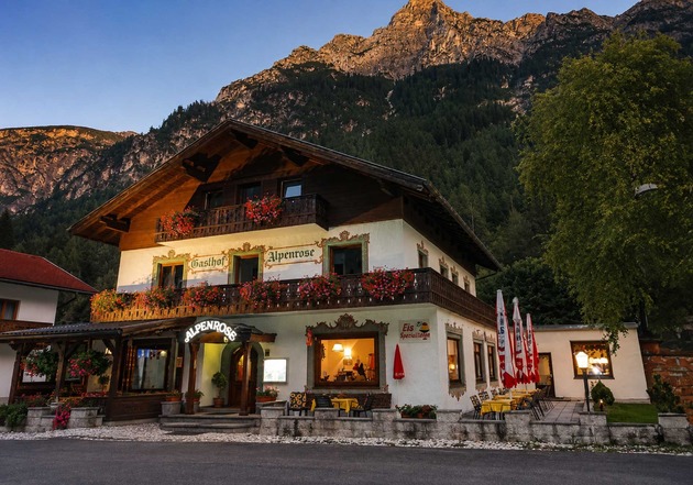 Gasthof Alpenrose & Pension Nina
