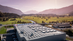 Außenansicht mit Photovoltaik Wedl Saalfelden