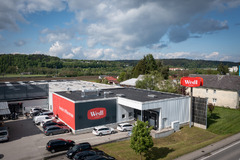 Außenansicht der Wedl Filiale in Vöcklabruck