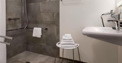 Guest room bath CGI recreation